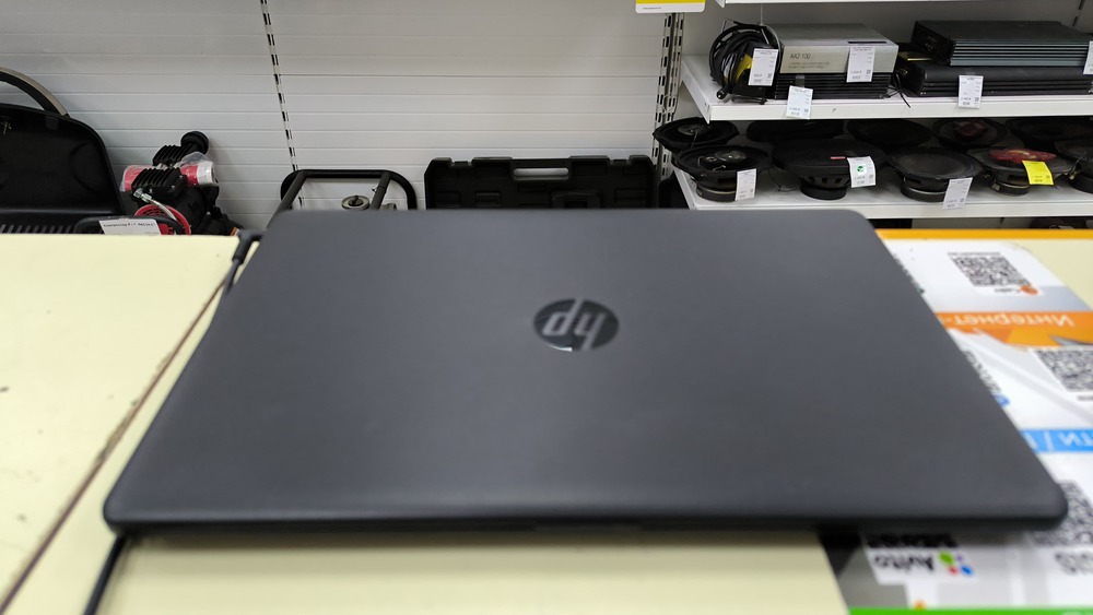 Ноутбук HP hp 15-ra065ur; Celeron N3060, HD Graphics, 4 Гб, Нет, 500 Гб