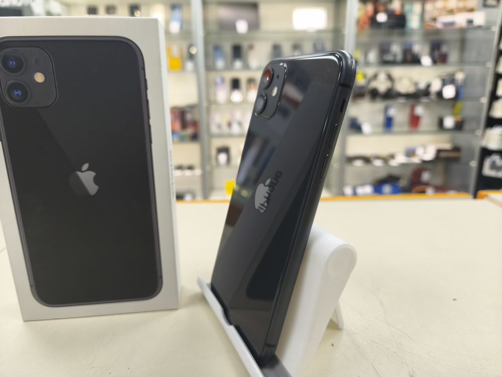 Смартфон Apple iPhone 11 64Gb