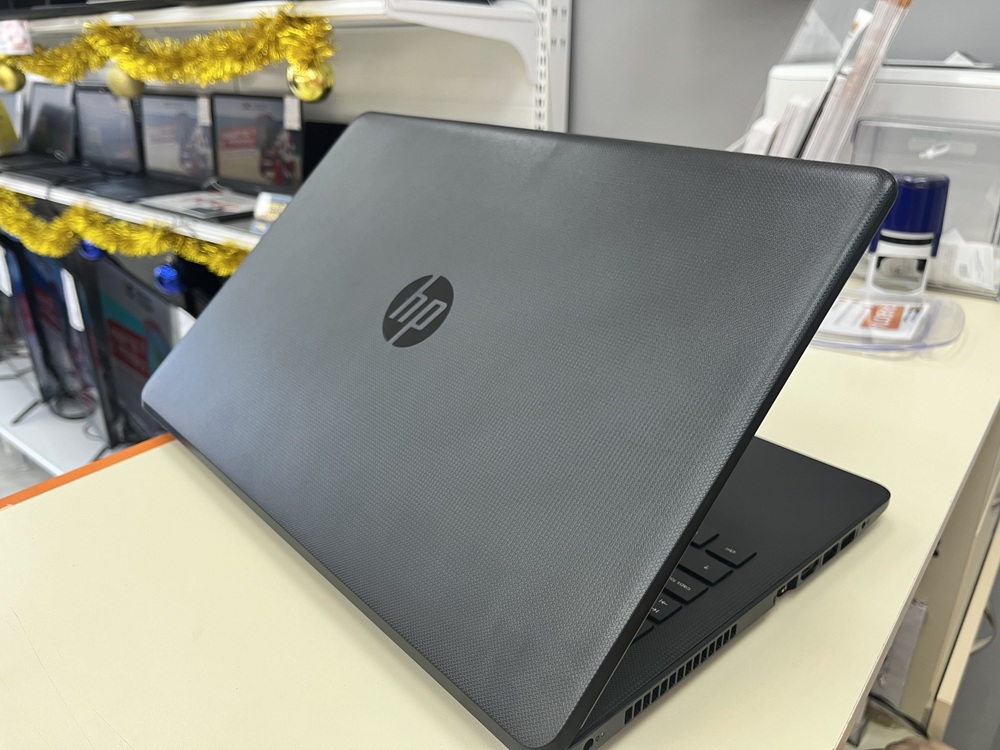 Ноутбук HP 15-rb501ur; A6-9220, Radeon R4 series, 4 Гб, Нет