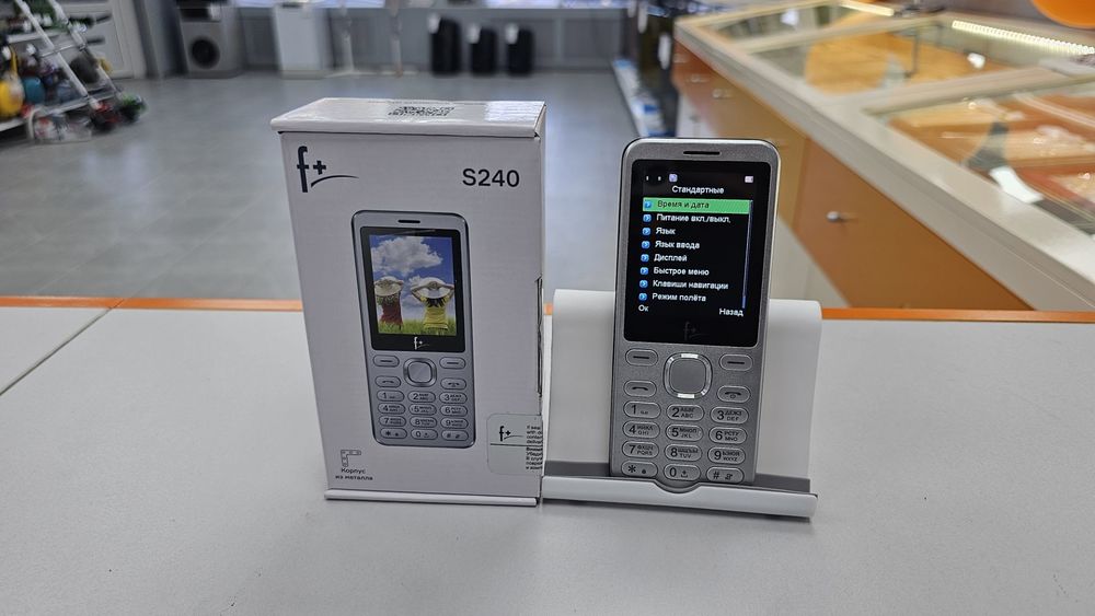 Мобильный телефон F+ S240