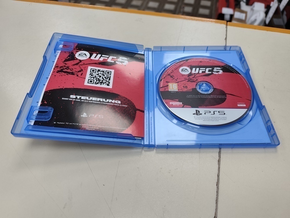 Игра Playstation 5 UFC5
