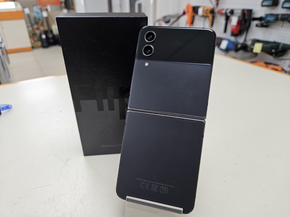 Смартфон Samsung Galaxy Z Flip 4 8/256