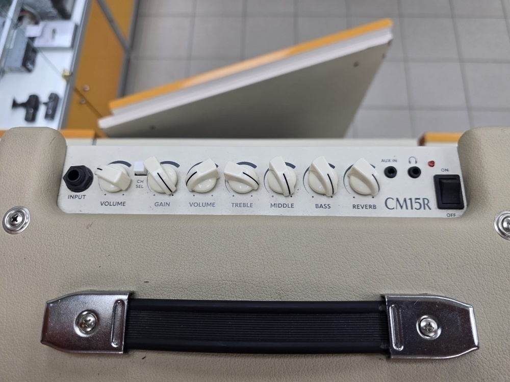 Комбоусилитель для гитар Cort CM15R