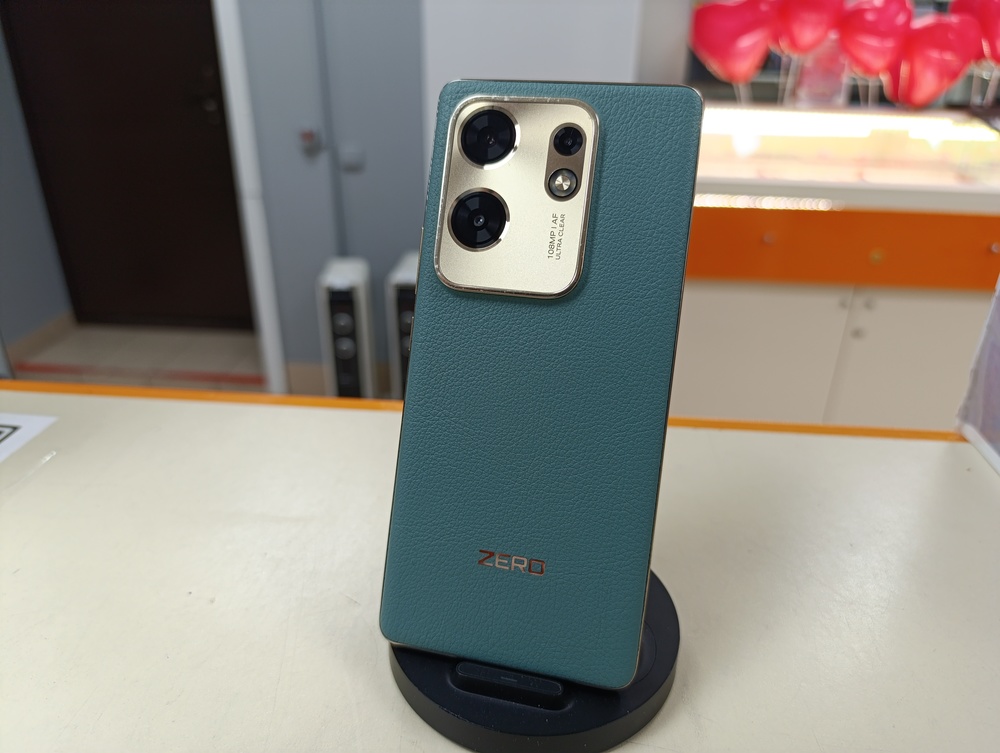 Смартфон Infinix ZERO 30 4G 8/256