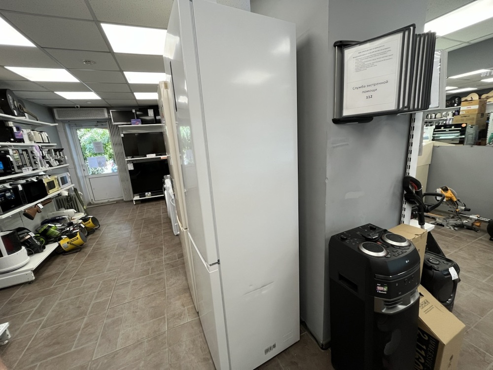 Холодильник Gorenje NRK 6202AW4