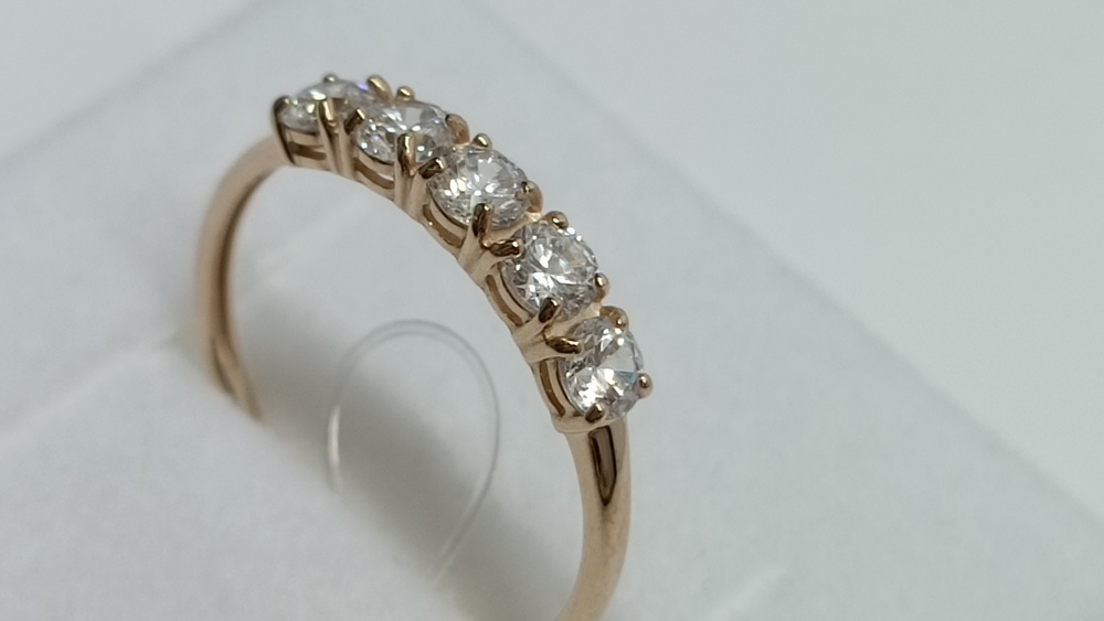 КОЛЬЦО С КАМНЯМИ (Au 585)