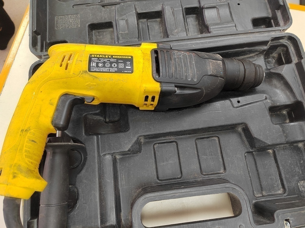 Перфоратор Stanley FMER524