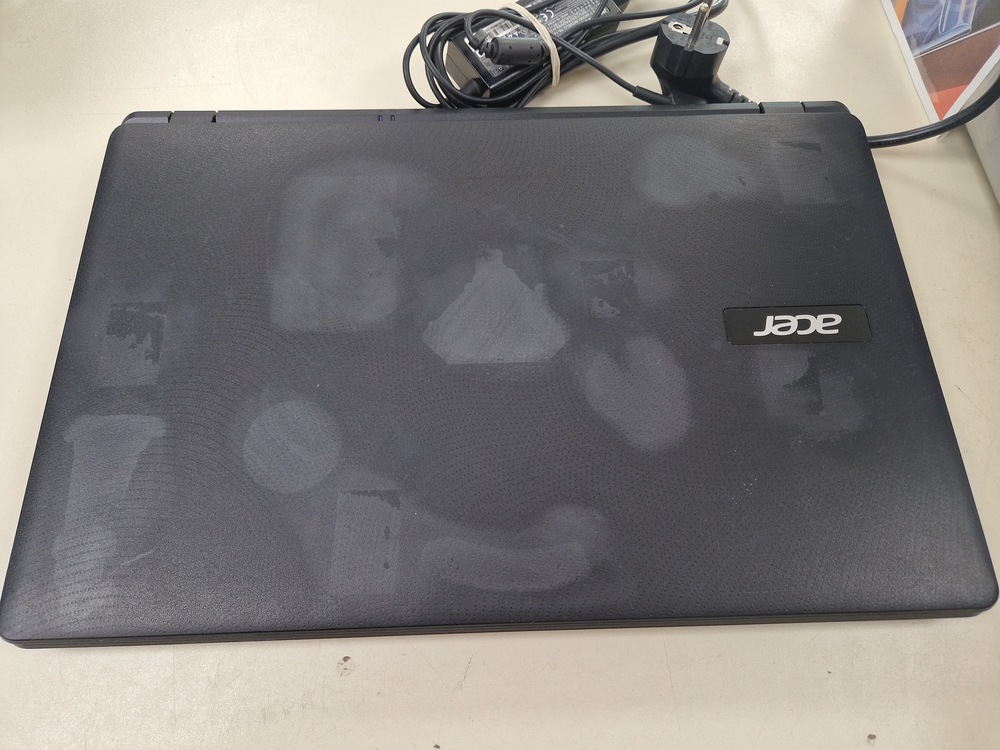 Ноутбук Acer es1; Celeron N3050, HD Graphics, 4 Гб, Нет, 500 Гб