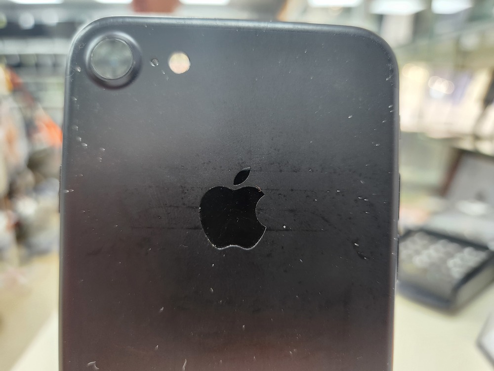 Смартфон Apple iPhone 7 128Gb