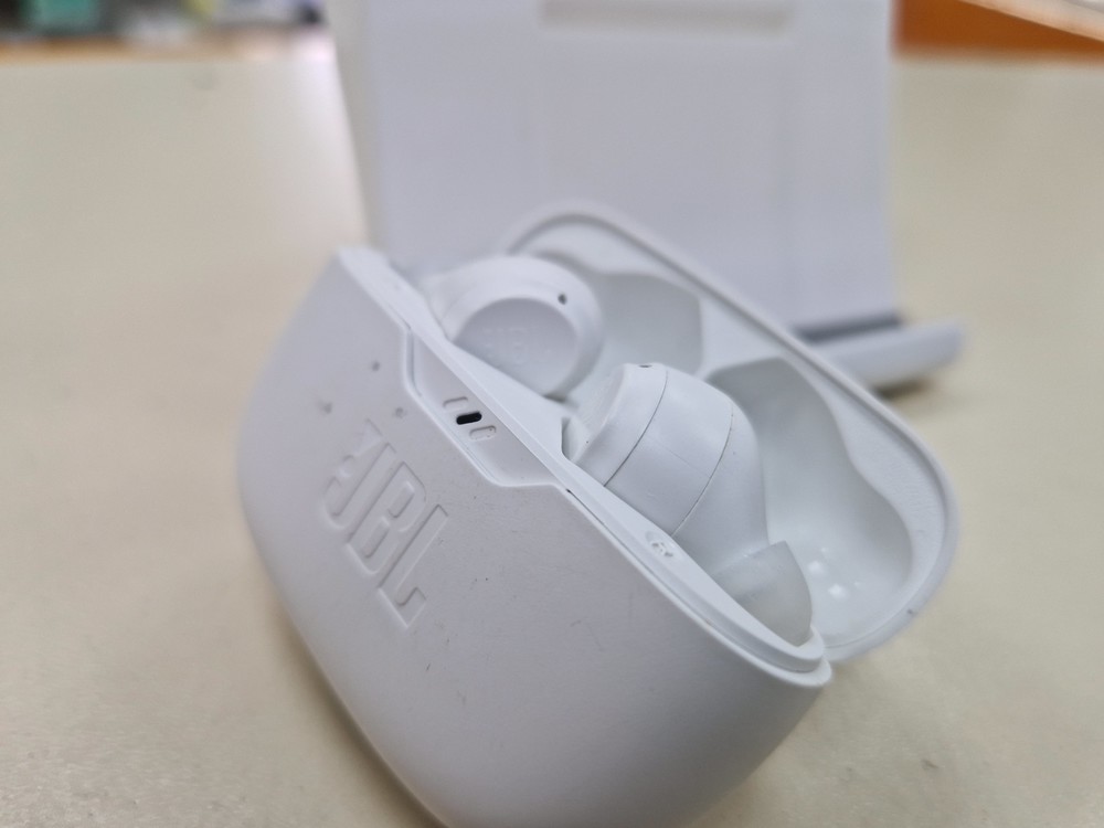 Наушники беспроводные JBL Wave Beam