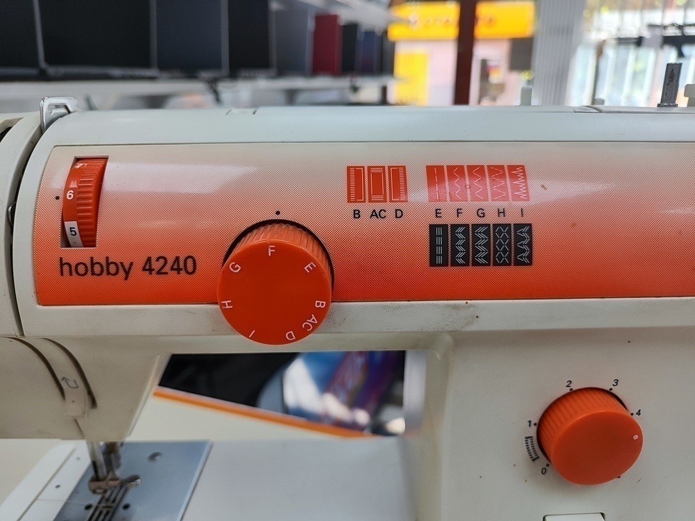 Швейная машина Pfaff HOBBY-4240