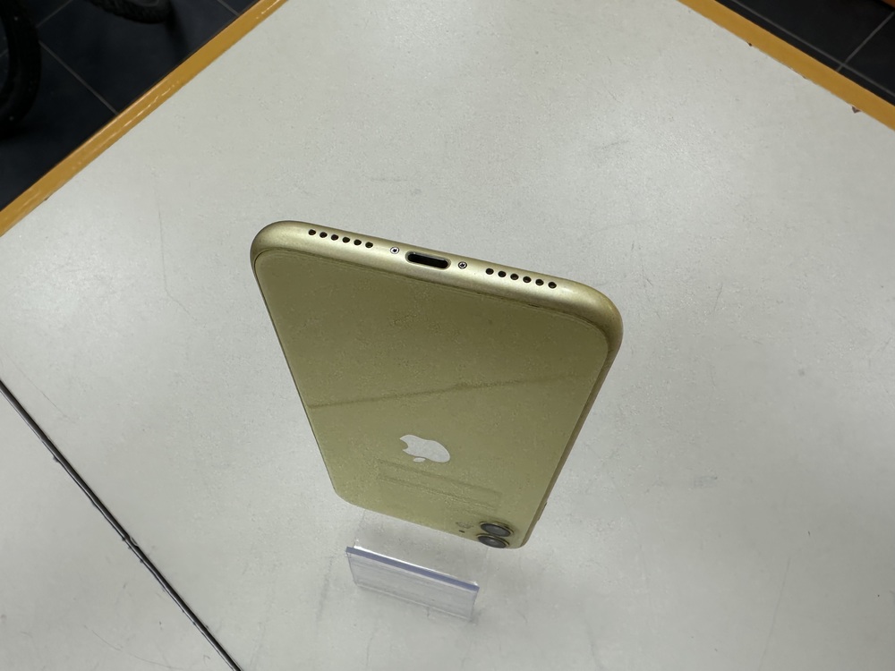 Смартфон Apple iPhone 11 64Gb