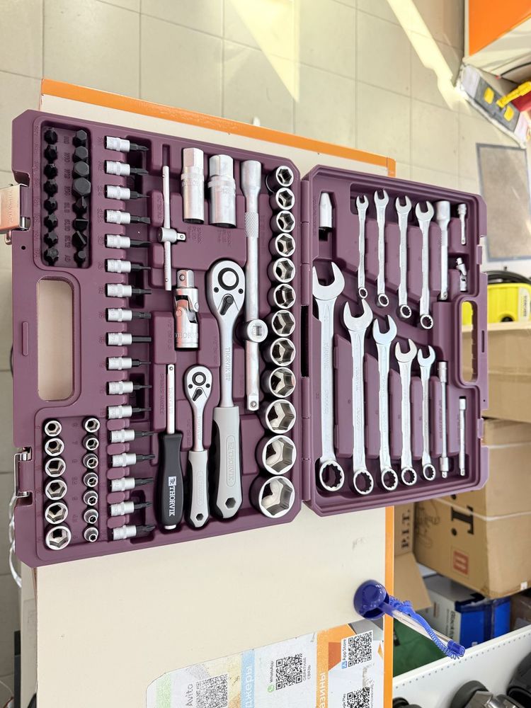 Набор инструментов Thorvik UTS0094