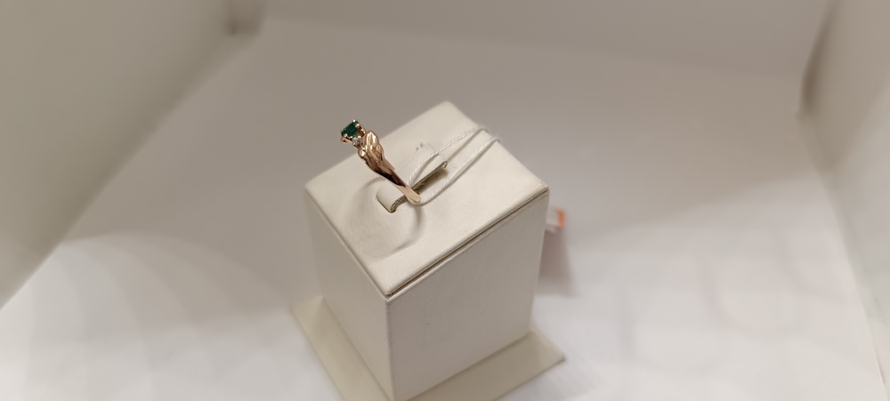 КОЛЬЦО С КАМНЯМИ (Au 585)