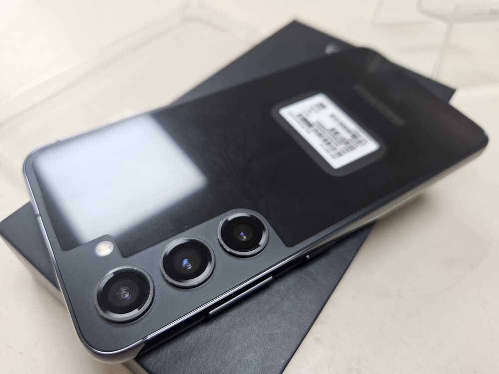 Смартфон Samsung Galaxy S23 8/256