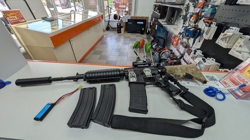Автомат M4 страйкбольный