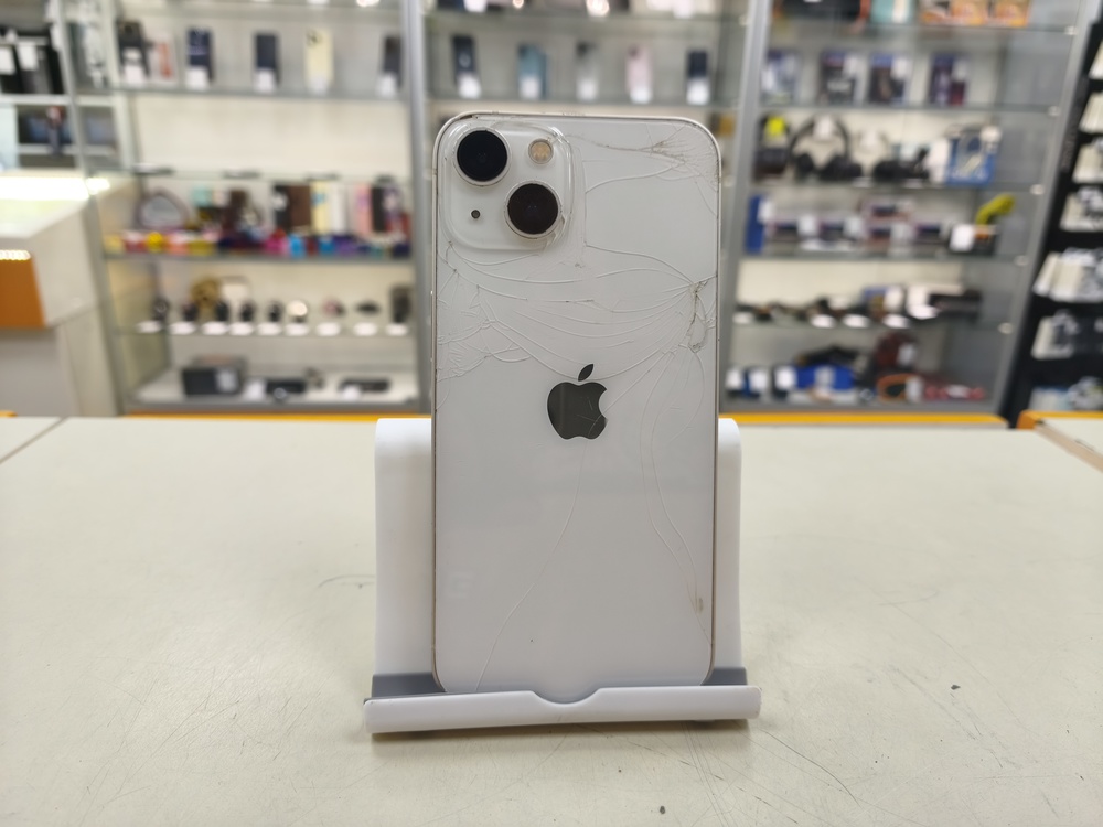 Смартфон Apple iPhone 13 128Gb