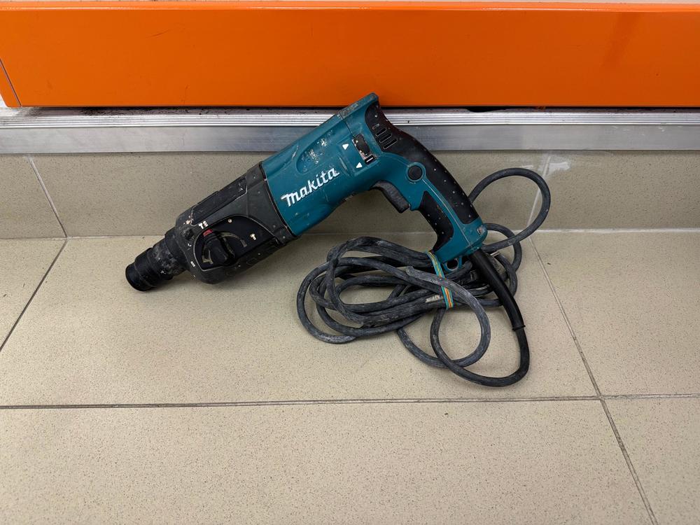 Перфоратор Makita HR2470