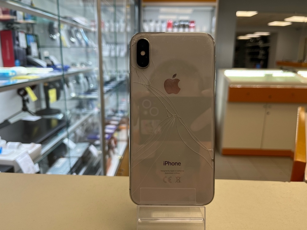 Смартфон Apple iPhone X 64Gb