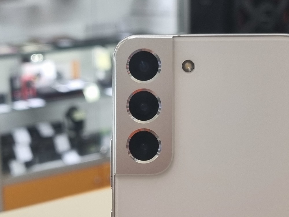 Смартфон Samsung Galaxy S22 8/128