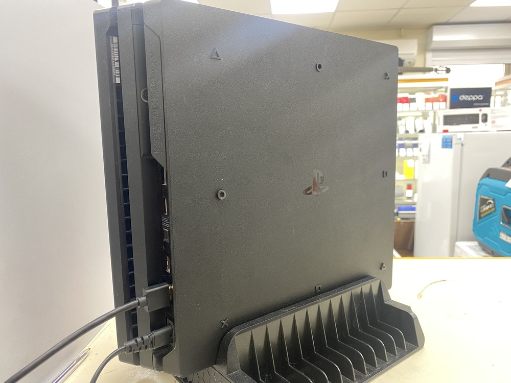 Игровая приставка PlayStation 4 Pro 1Tb