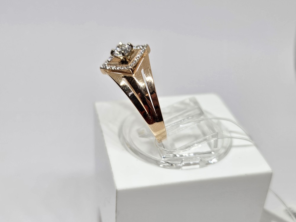 КОЛЬЦО С КАМНЯМИ (Au 585)