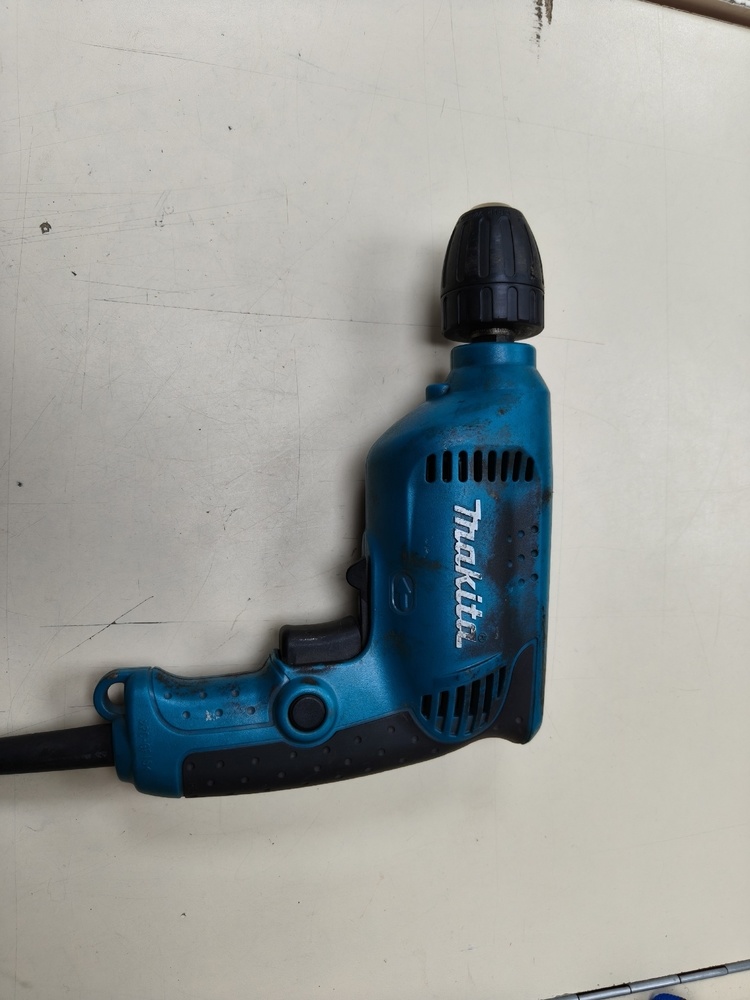 Дрель-безударная Makita 6413