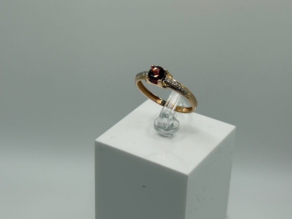 КОЛЬЦО С КАМНЯМИ (Au 375)