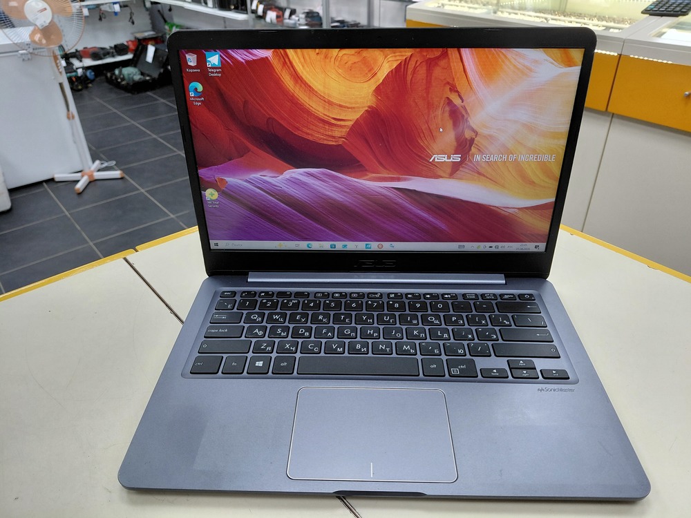 Ноутбук ASUS; Celeron N3350, Intel HD Graphics 500, 4 Гб, 128 Гб, Нет