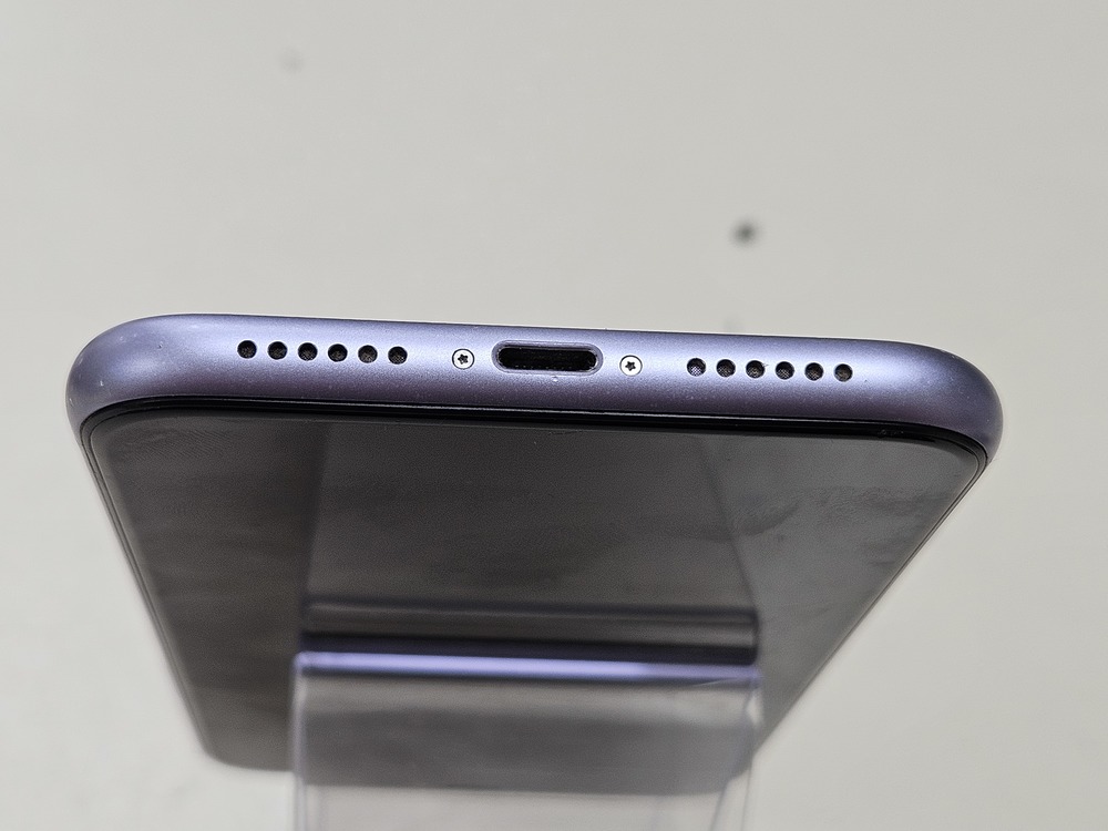 Смартфон Apple iPhone 11 64Gb