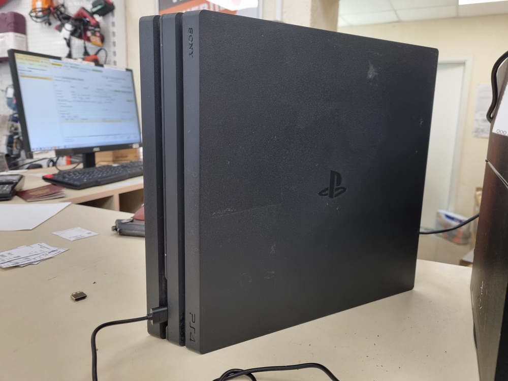 Игровая приставка PlayStation 4 Pro 1Tb Игровая приставка PlayStation 4 Pro 1Tb