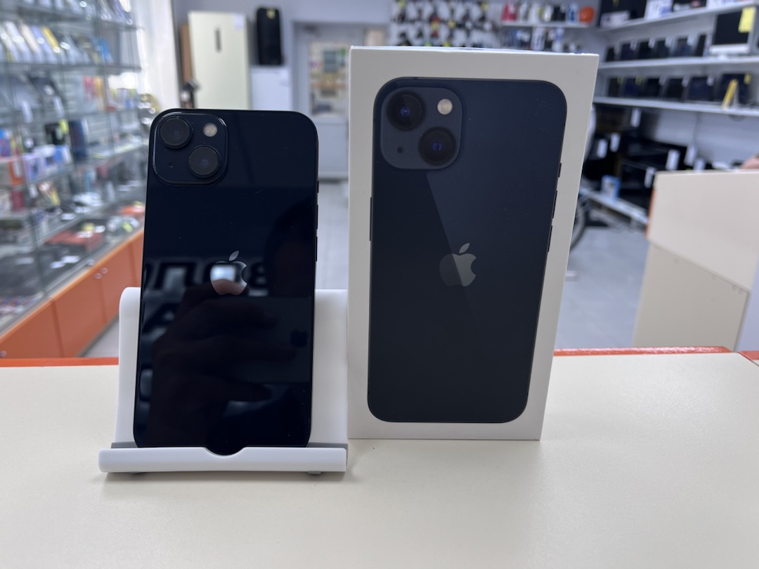 Смартфон Apple iPhone 13 128Gb