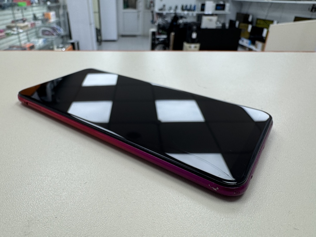 Смартфон Vivo 1820