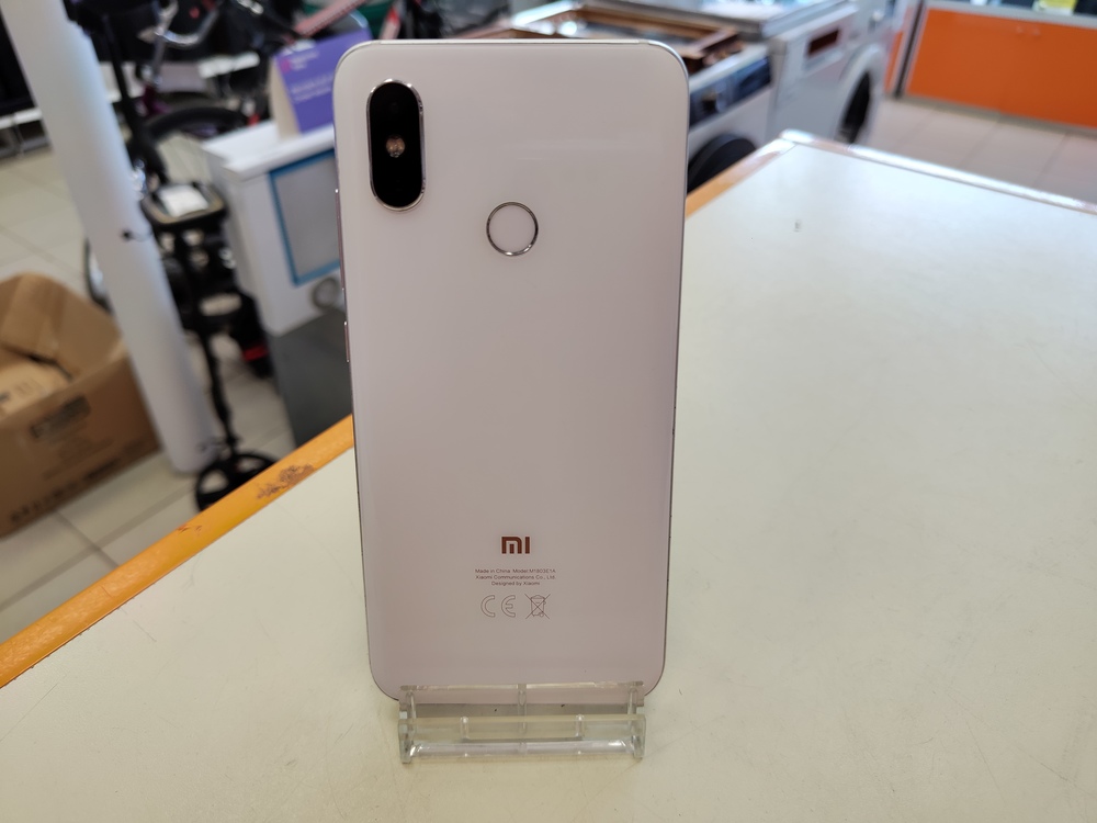Смартфон Xiaomi Mi 8 6/64