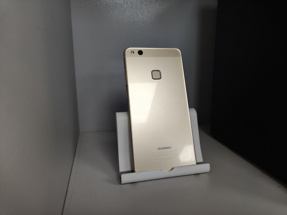Смартфон Huawei P10 Lite