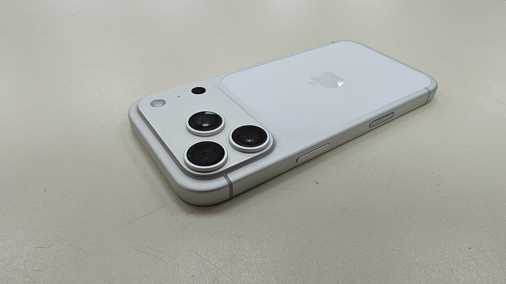 Смартфон Apple Iphone 17 Pro 256Gb
