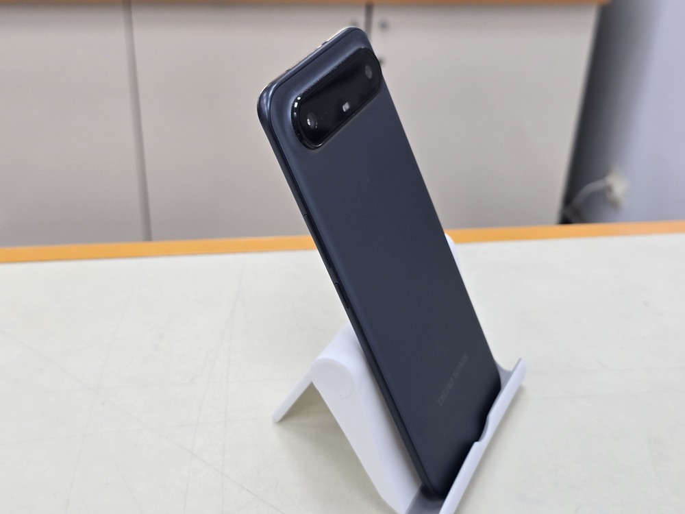 Смартфон Tecno Spark Slim 8/256