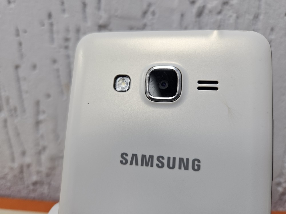 Смартфон Samsung Galaxy Grand Prime