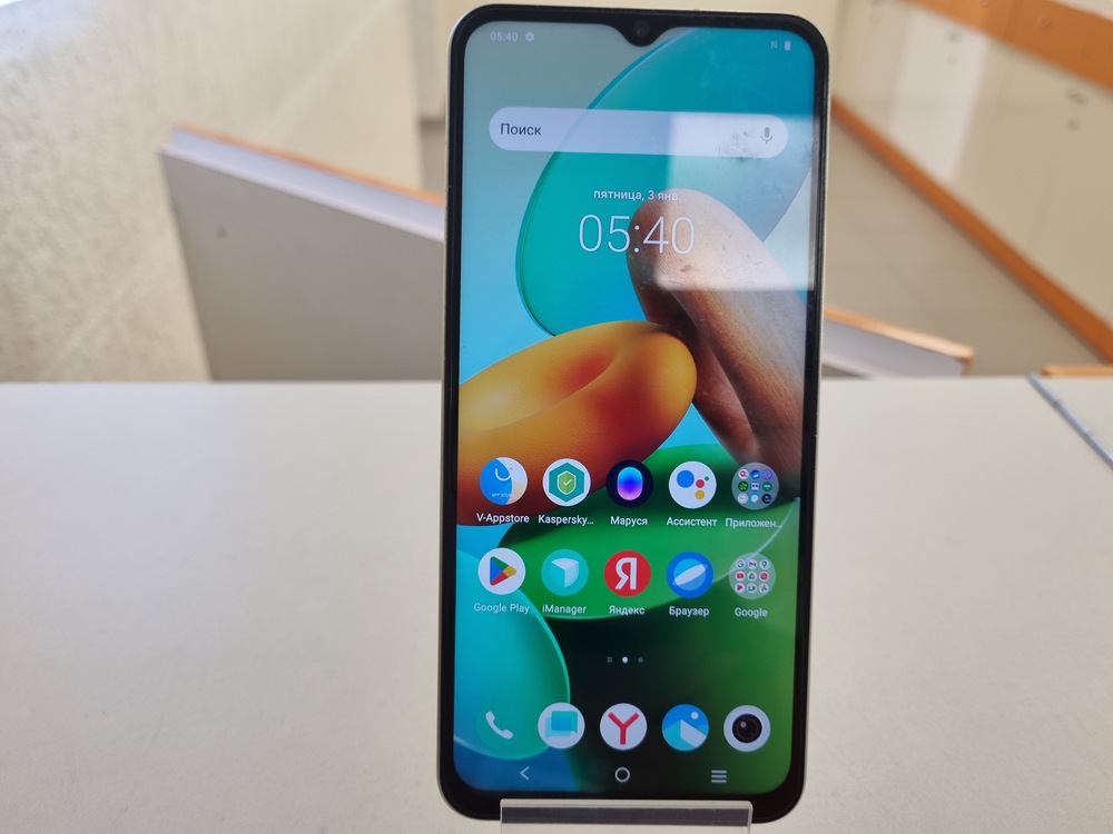 Смартфон Vivo Y35 4/64