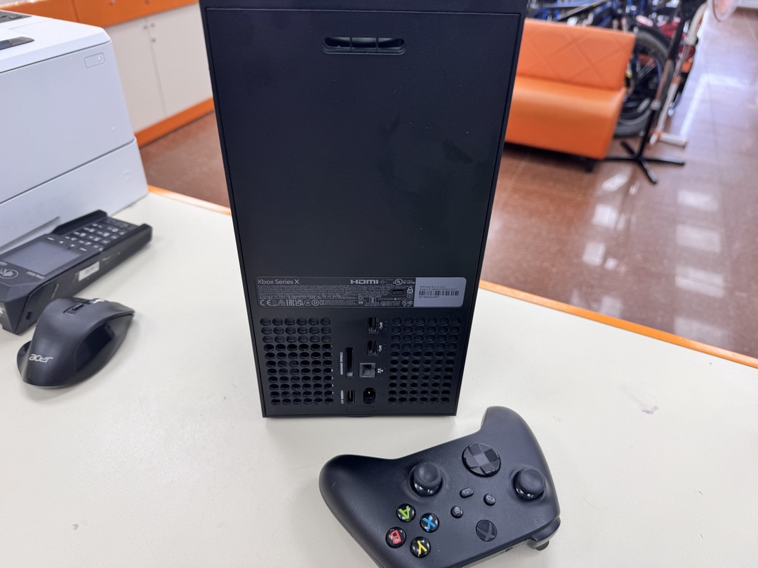 Игровая приставка Xbox Series X 1Tb
