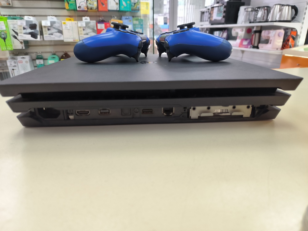 Игровая приставка PlayStation 4 Pro 1Tb