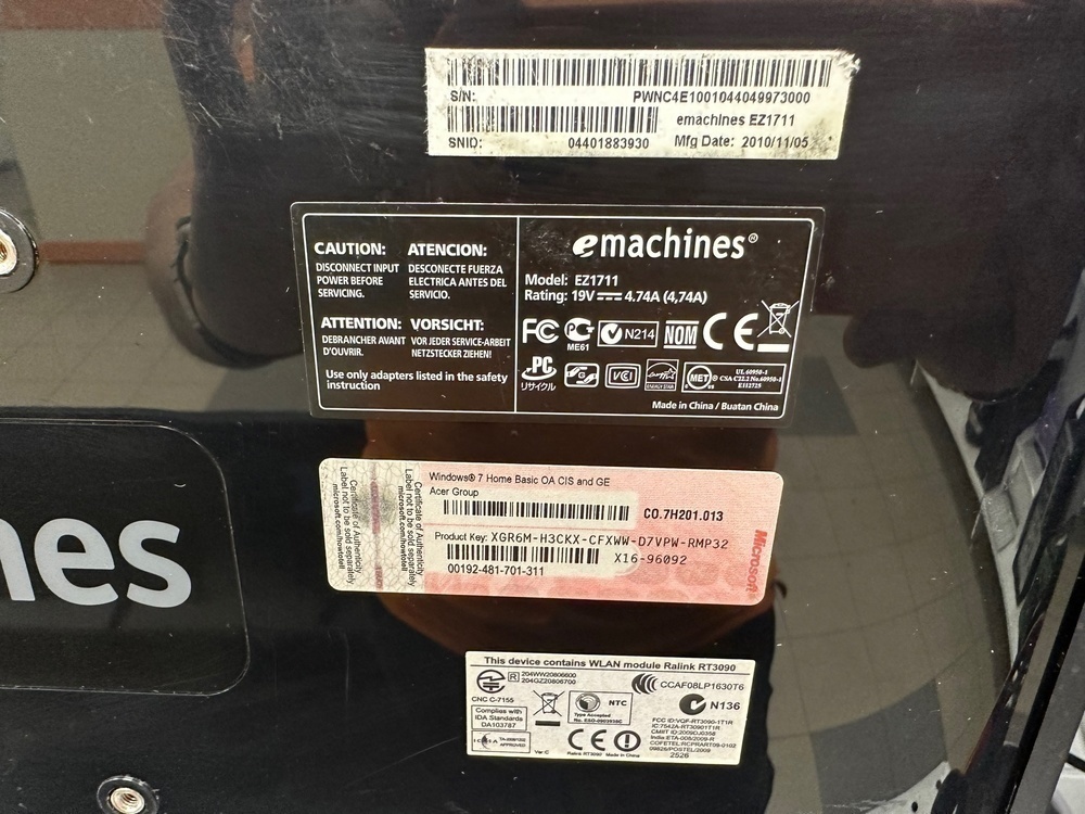 Моноблок EMACHINES EZ1700; Atom D525, Intel GMA 3150, 2 Гб, 320 Гб
