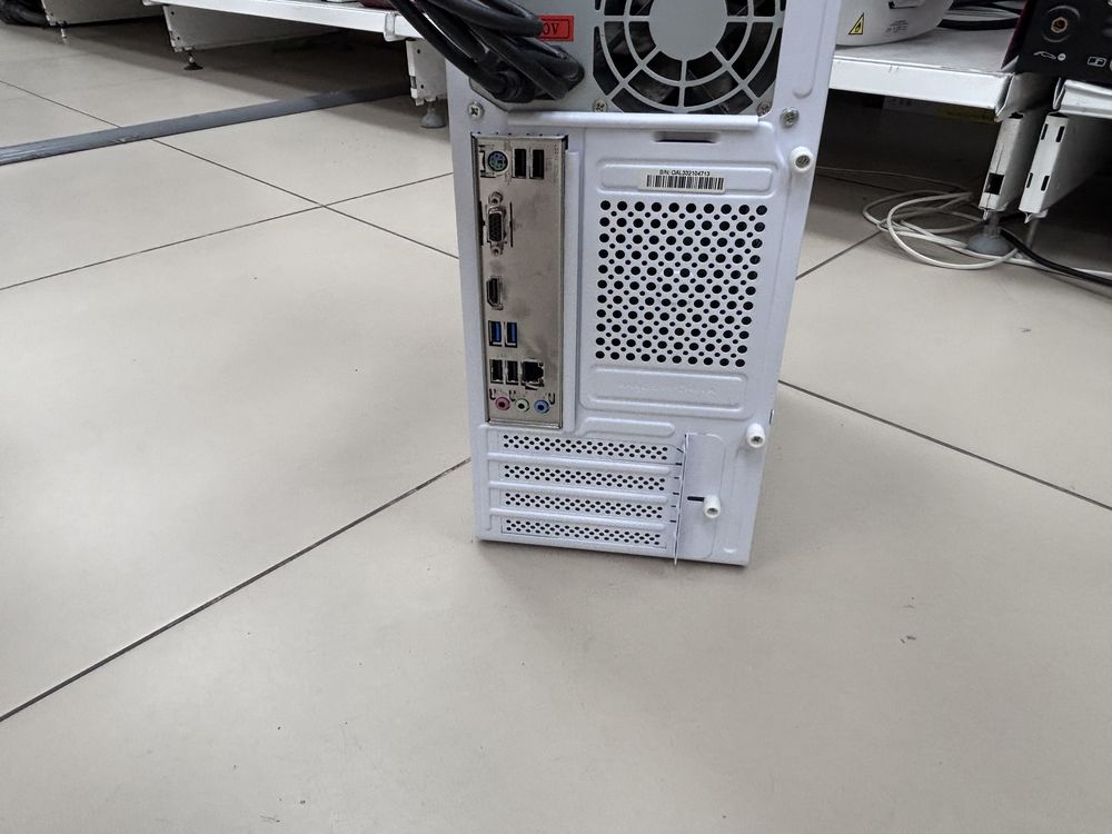 Системный блок DEXP; Core i3-10100, Intel UHD Graphics, 8 Гб, 512 GB, Нет