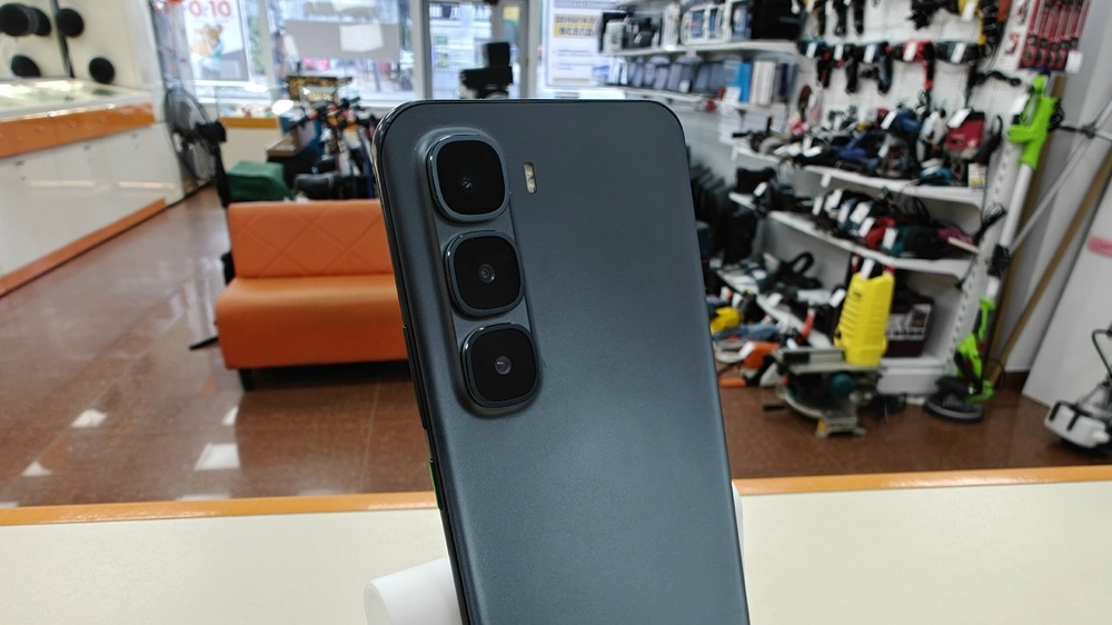 Смартфон Infinix HOT 60 pro+ 8/256