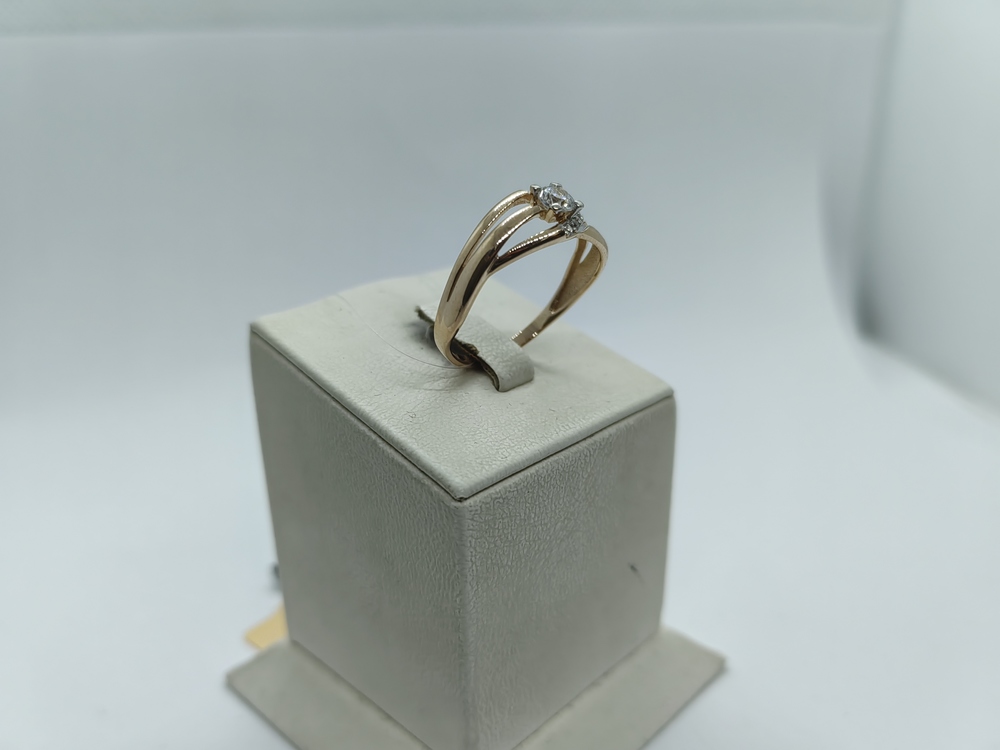 КОЛЬЦО С КАМНЯМИ (Au 585)