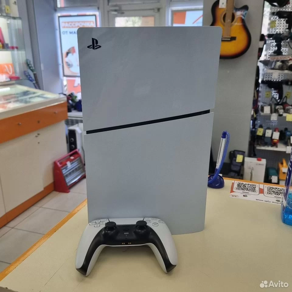 Игровая приставка PlayStation 5 Slim 1TB (С дисководом) Игровая приставка PlayStation 5 Slim 1TB (С дисководом)