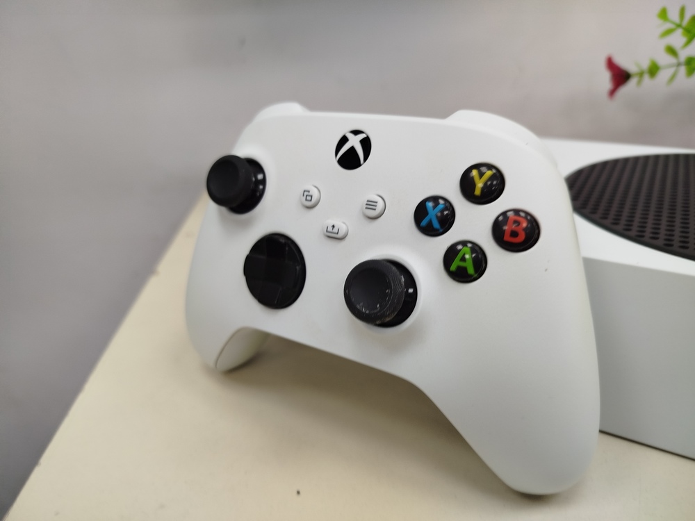 Игровая приставка Xbox Series S 512Gb SSD Игровая приставка Xbox Series S 512Gb SSD