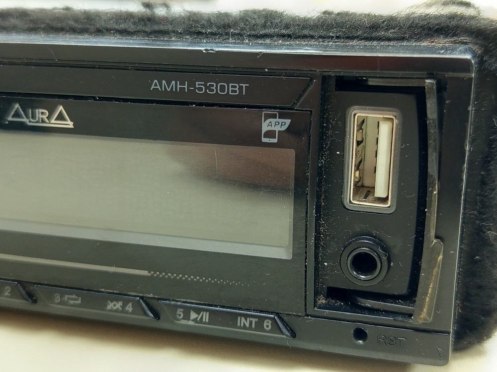 Автомагнитола Aura AMH-530BT