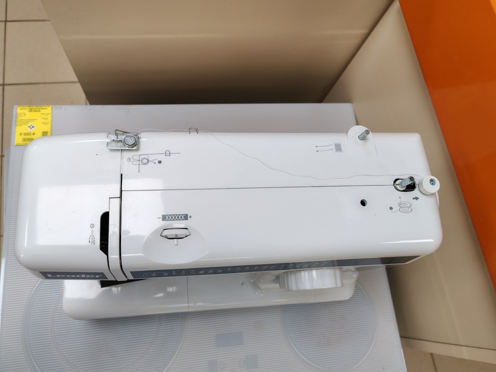 Швейная машина Leader Noir