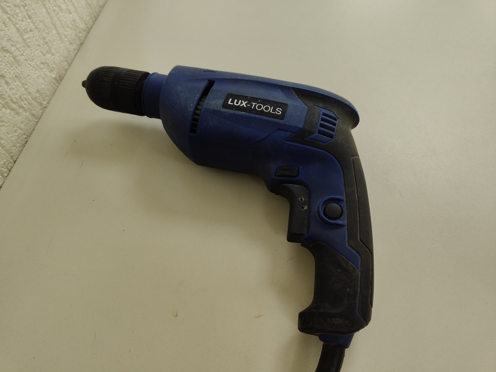 Дрель-ударная Lux-Tools SBM-750-A Set